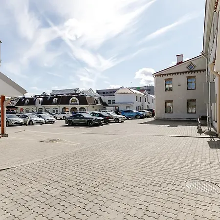Uus 30 *